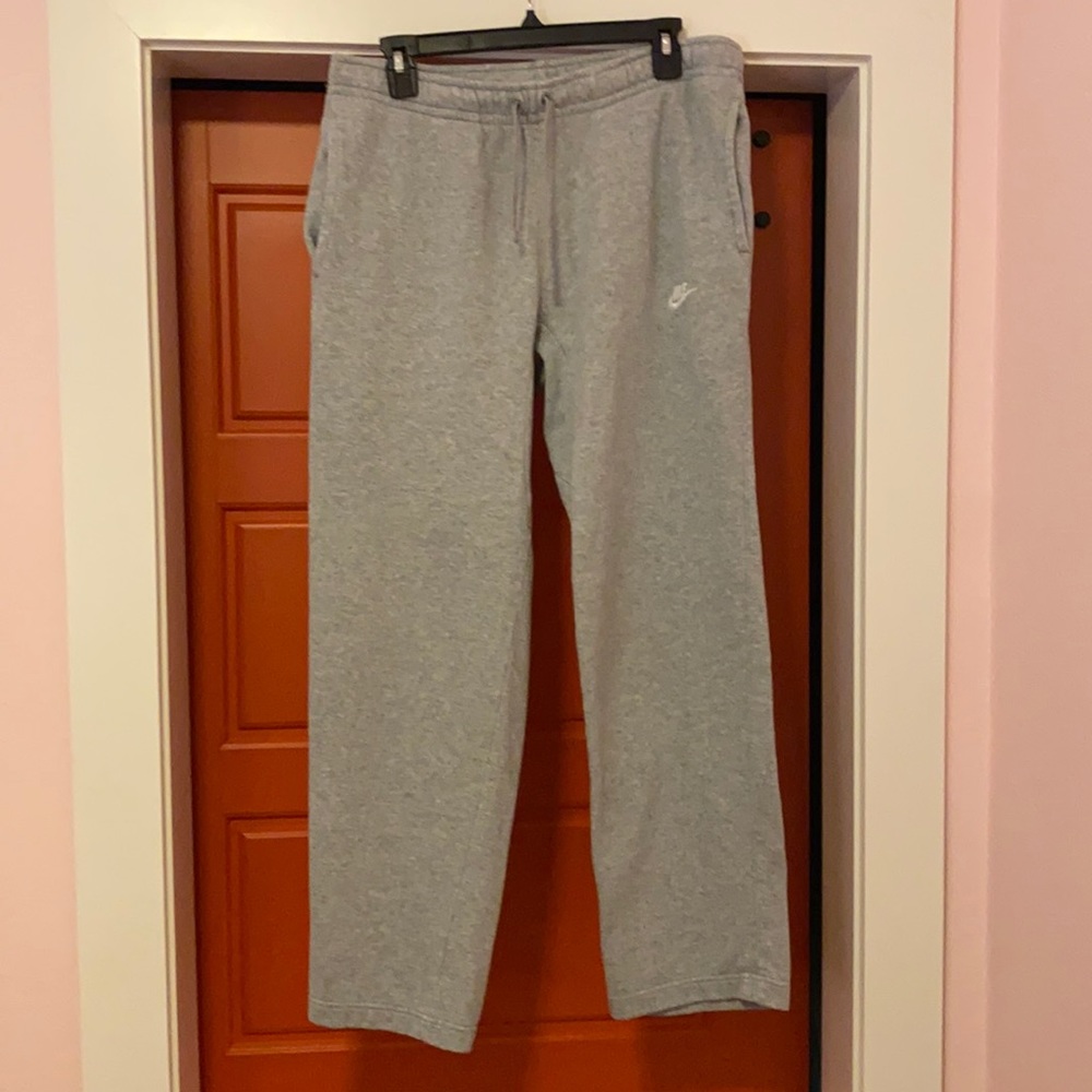 Nike sweat pants men’s medium